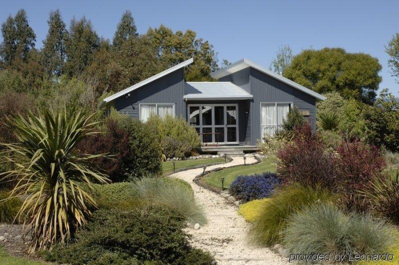 The Claremont Motel Martinborough Exteriör bild