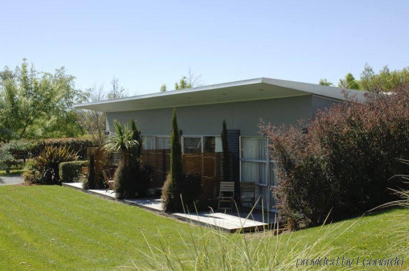 The Claremont Motel Martinborough Exteriör bild